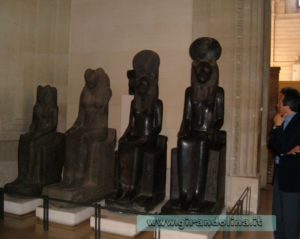 Statue in granito nero della Dea Sekhmet