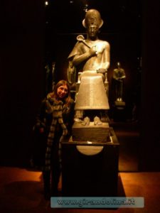 Girandolina e la Statua di Ramses II da giovane