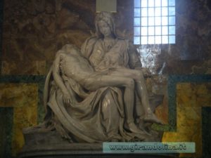 Basilica di San Pietro -Interno, la Statua della Pieta'