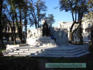 Piazza Liberta'- Girandolina e la statua dell' Imperatrice Sissi