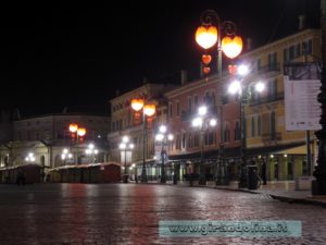 Piazza Bra in notturna
