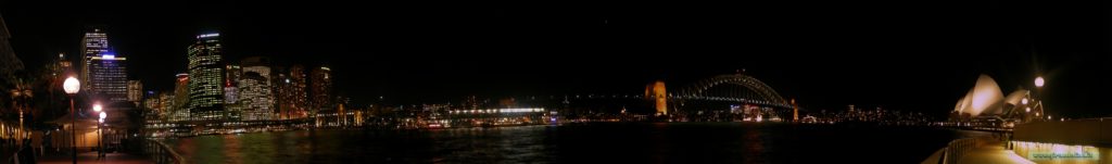 Panoramica di Sydney in notturna