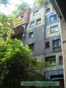 Il complesso abitativo di Hundertwasser Haus