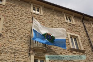 La bandiera della Repubblica di San Marino