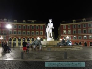 Place Massenà in notturna