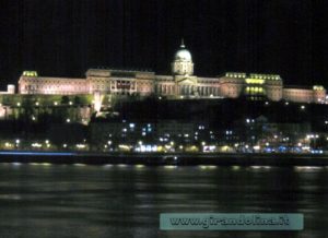 Budapest in notturna