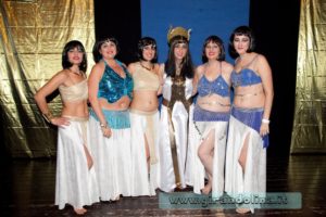 Cleopatra e le ballerine