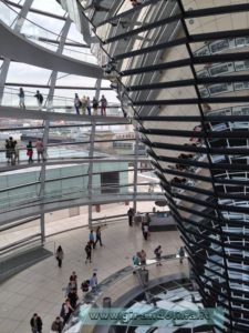 Bundestag-Berlino-Cupola-sinistra