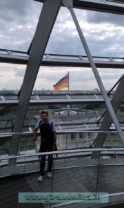 Bundestag-Berlino-bandiera