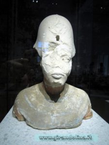Busto-Akhenaton-Berlino
