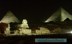 Giza Notturna Egitto