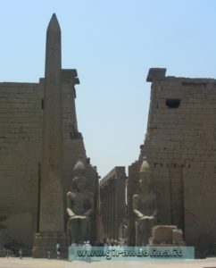 Tempio Luxor Colossi Egitto