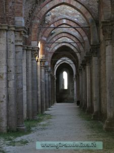 Abbazia San Galgano colonneinterne