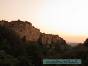 La Rocca Farnese al tramonto