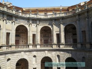 Palazzo Farnese Caprarola, interno panoramica