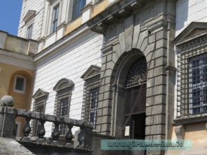 Palazzo Farnese Caprarola, ingresso