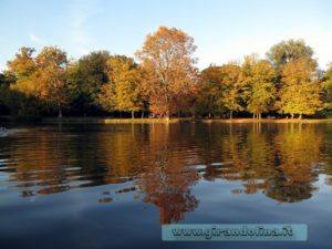 Il lago del parco di Villon Puccini a Pistoia