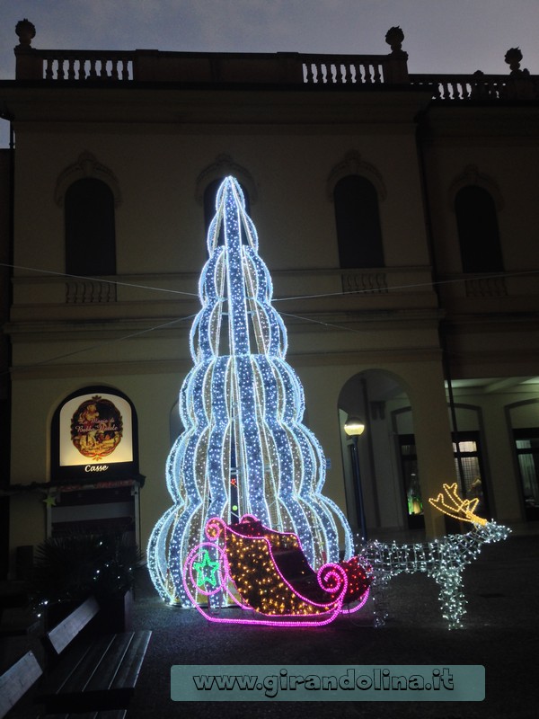 Albero di Natale all'interno della Casa di Babbo Natale