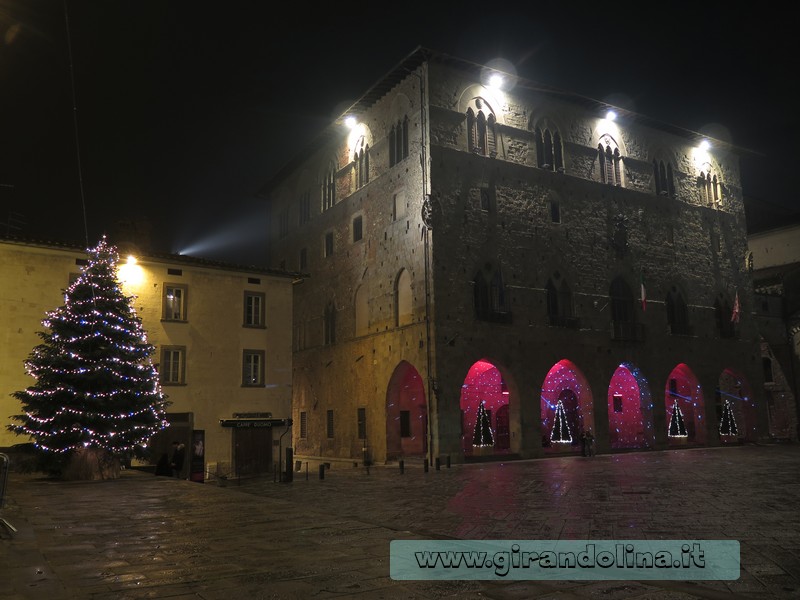 Addobbi natalizi a Pistoia di qualche anno fa