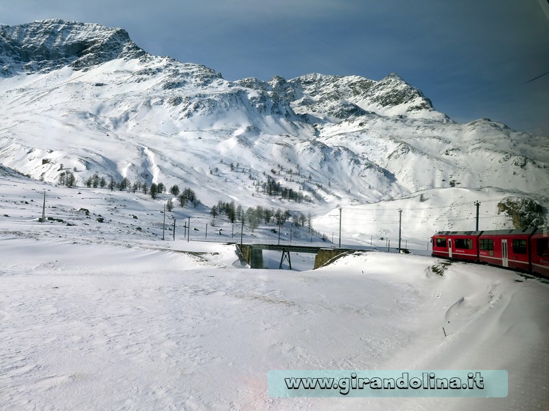 Il Trenino Rosso del Bernina, la stazione di Ospizio Bernina