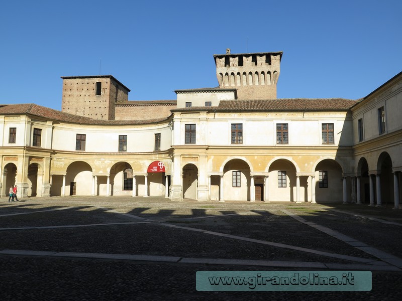 Piazza Castello a Mantova