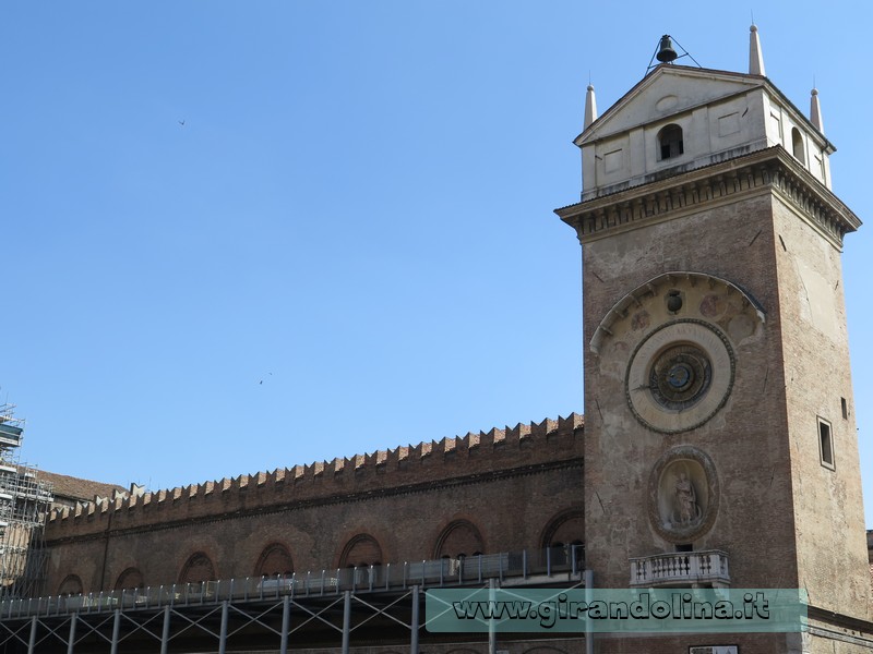 Cosa vedere a Mantova Torre dell'Orologio,