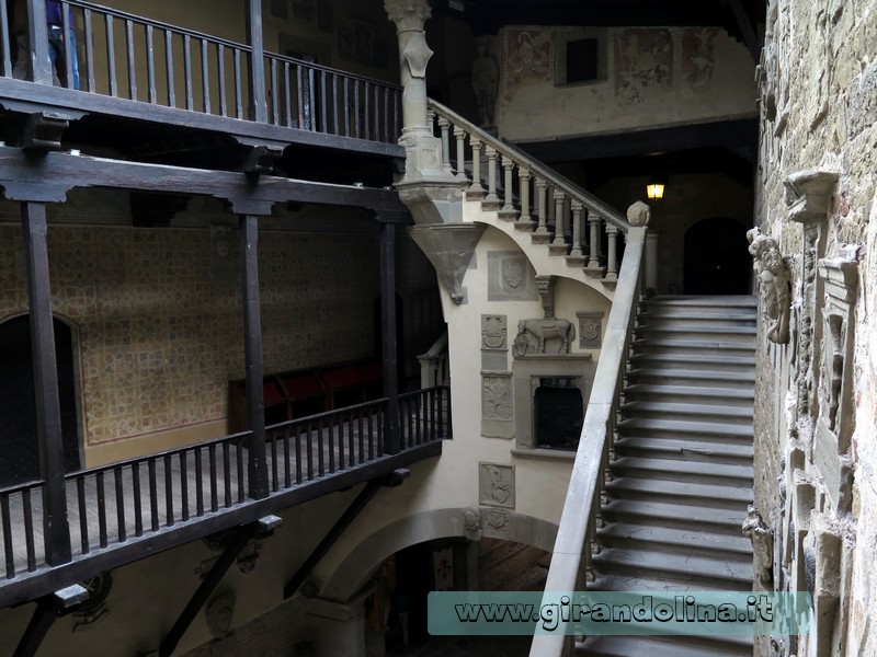 Castello di Poppi, il cortile interno