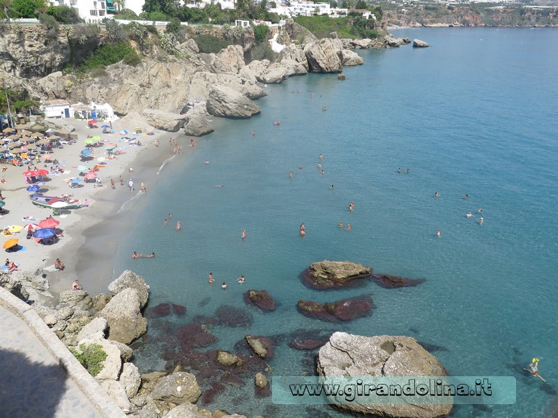 La spiaggia sottostante il Balcone d'Europa