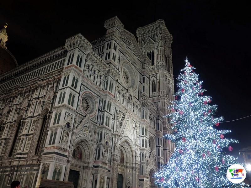 Alberi di natale italiani : L’albero di Natale in Piazza Duomo a Firenze