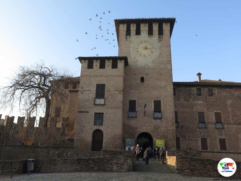 Rocca Sanvitale di Fontanelalto il portone di ingresso