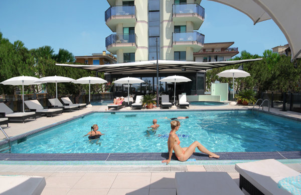 Hotel Europa la piscina (ph Hotel Europa)