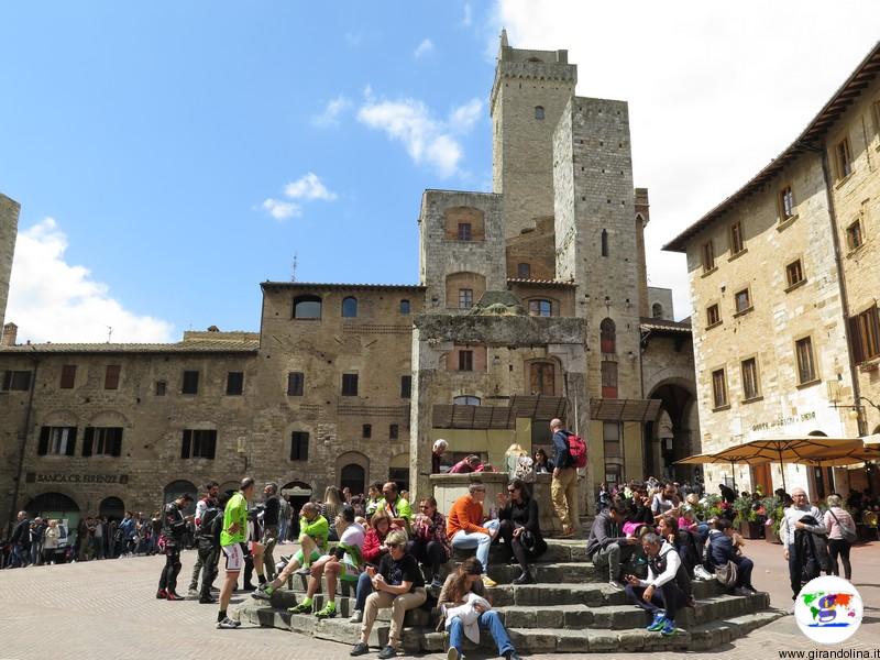 San Gimignano, Piazza della Cisterna