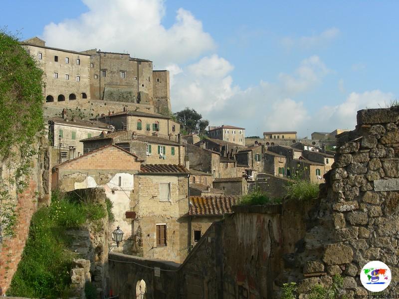 Sorano visto dalla terrazza della Torre dell'Orologio