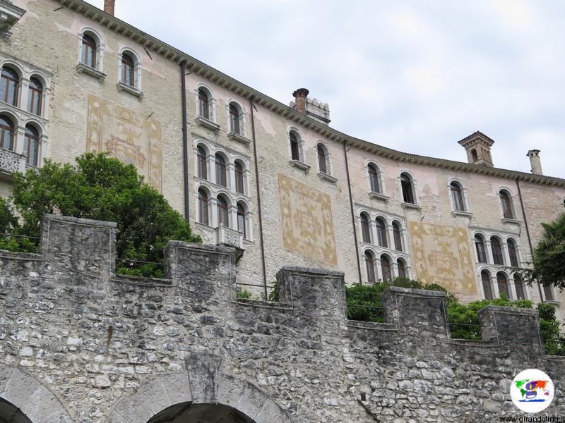 CastelBrando , le favolose mura