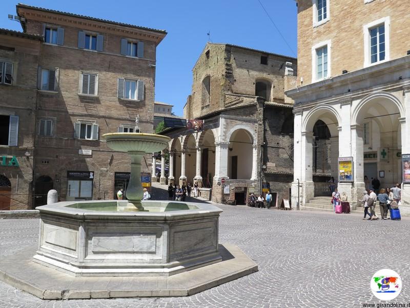 Urbino, Piazza della Repubblica