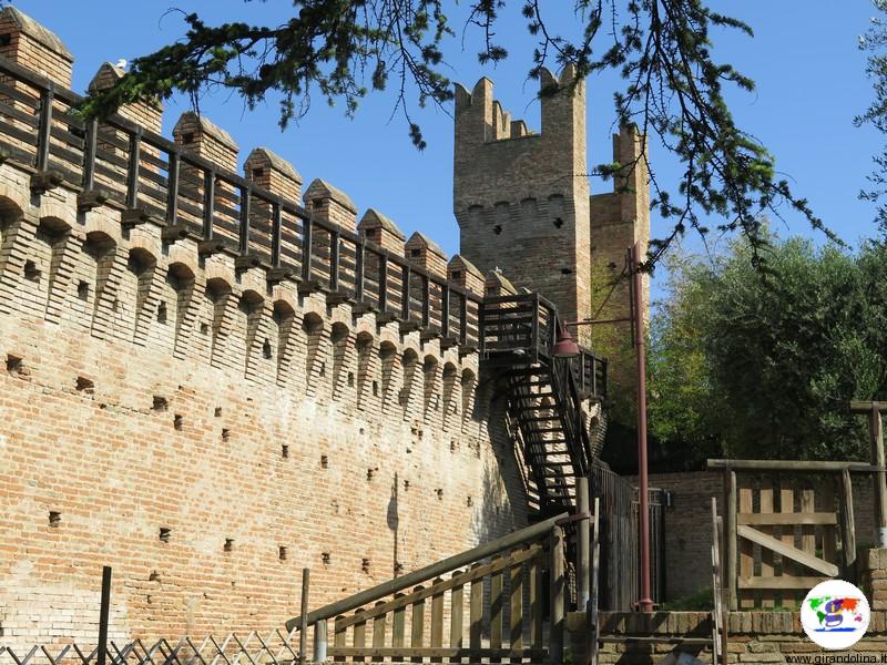 Gradara e il Camminamento di Ronda