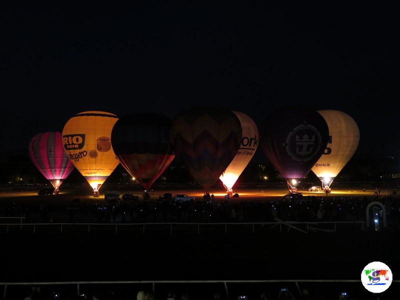 Festival delle Mongolfiere a Firenze,preparazione mongolfiere illuminate