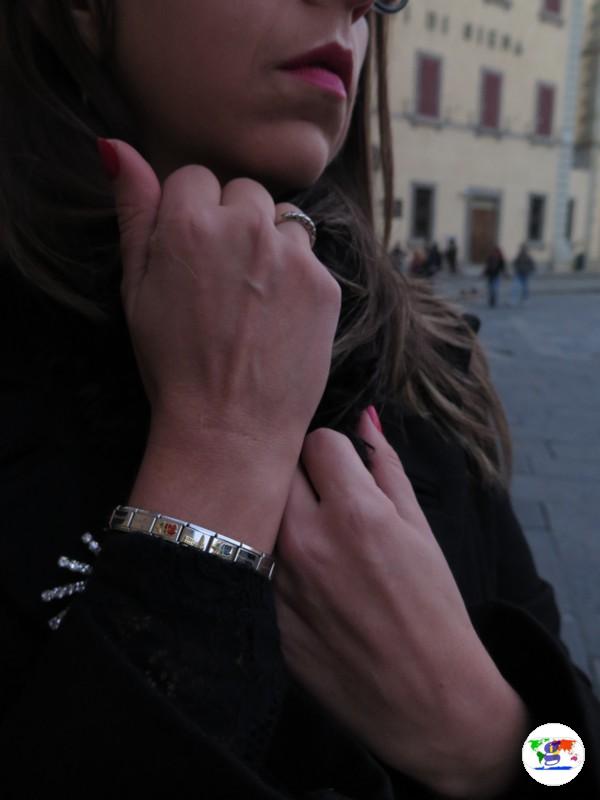 A spasso per Pistoia con il bracciale nomination dedicato a Pistoia Capitale della Cultura italiana 2017