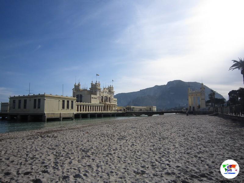 Palermo. la Spiaggia di Mondello