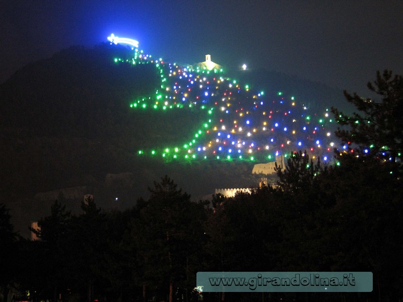 Alberi di natale italiani : l'albero di natale di Gubbio