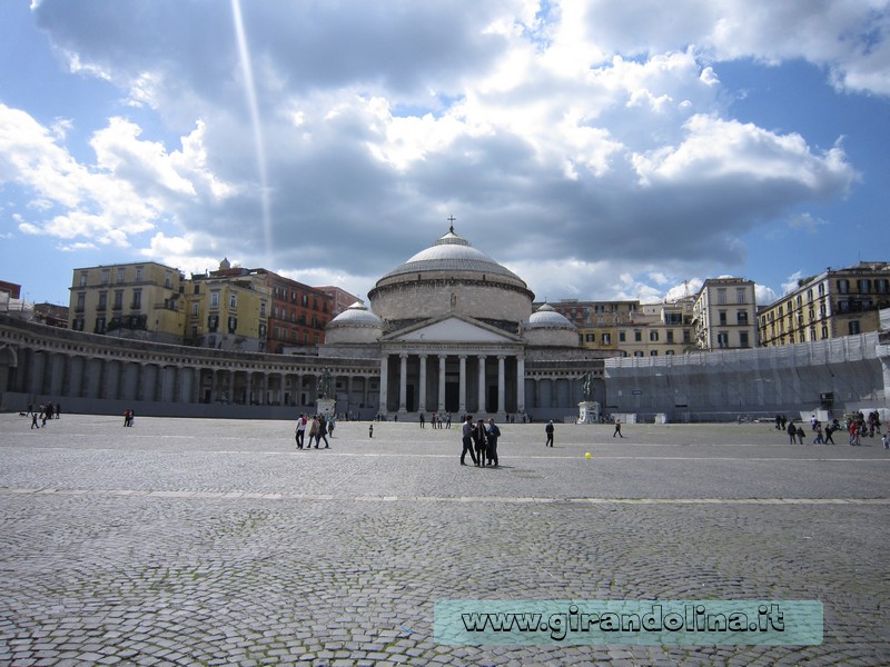 Piazza del Plebiscito di Napoli