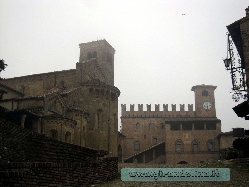 La Piazza Monumentale del Borgo di Castell'Arquato