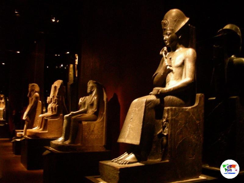 Il Museo Egizio di Torino, la statua di Ramses II dopo il restauro della sala dello Statuario del  2006