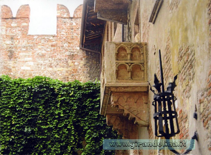  Verona - Il famoso Balcone di Giulietta