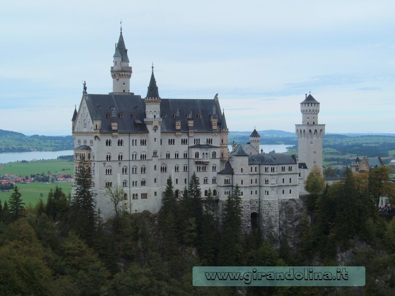 Schloss Neuschwainsten dal MarienBrucke castelli di  Ludwig II