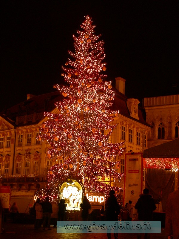 L' Albero di natale in Piazza Vecchia Mercatini di Natale Praga