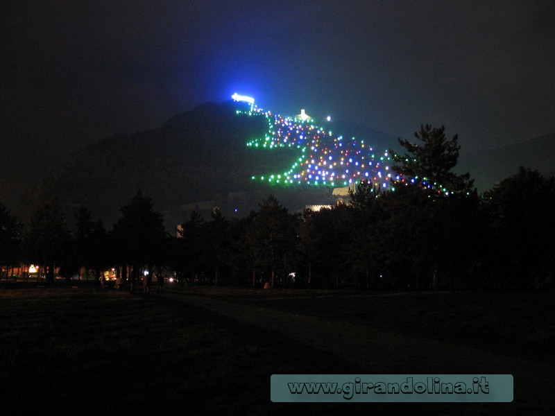 L ' Albero di Natale più grande del mondo