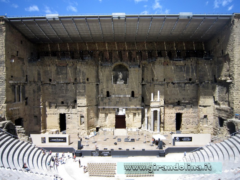  Le città romane francesi Il Teatro Antico di Orange
