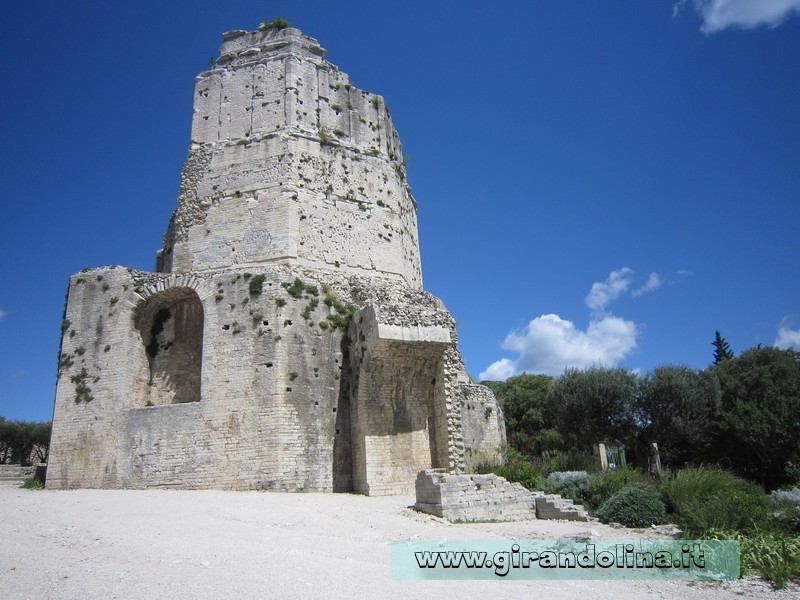  Le città romane francesi  Nimes La Tour Magne