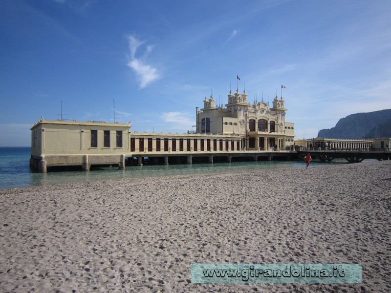 Lo stabilimento balneare Kursaal a Mondello